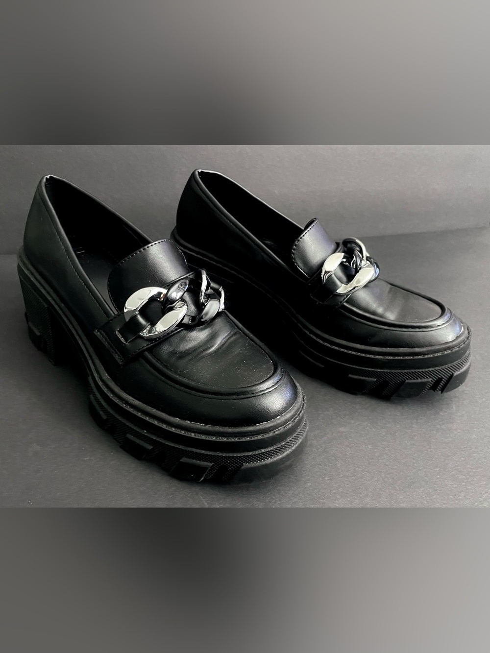 JustFab ~ Black Chunky Chain Link Detail Loafers VG - 7
